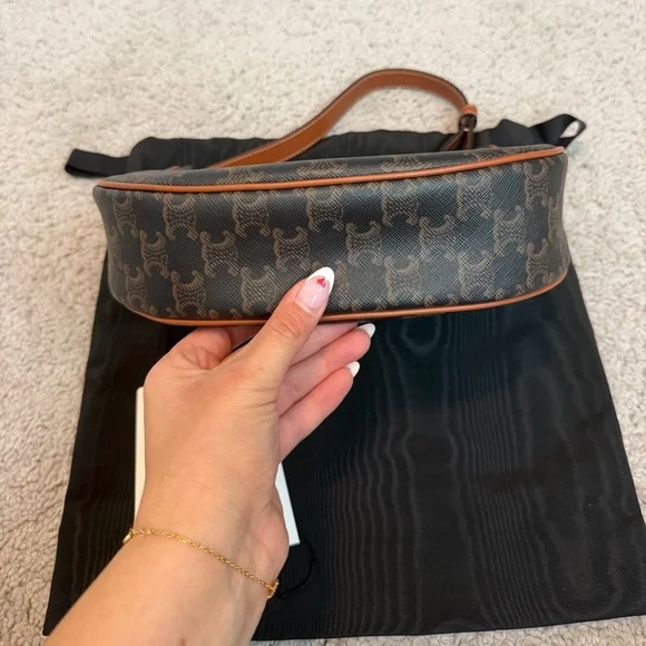 Celine Ava Triomphe Canvas & Calfskin Shoulder Bag! - Picture 4 of 7